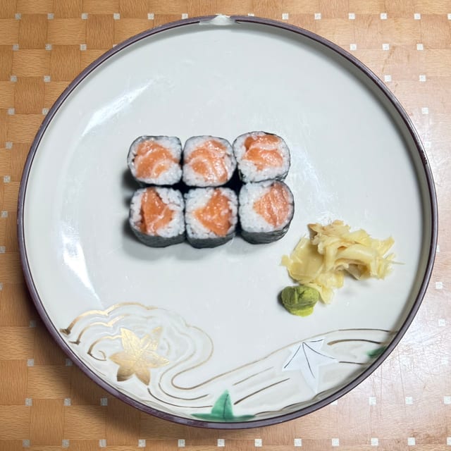 Salmon Roll.