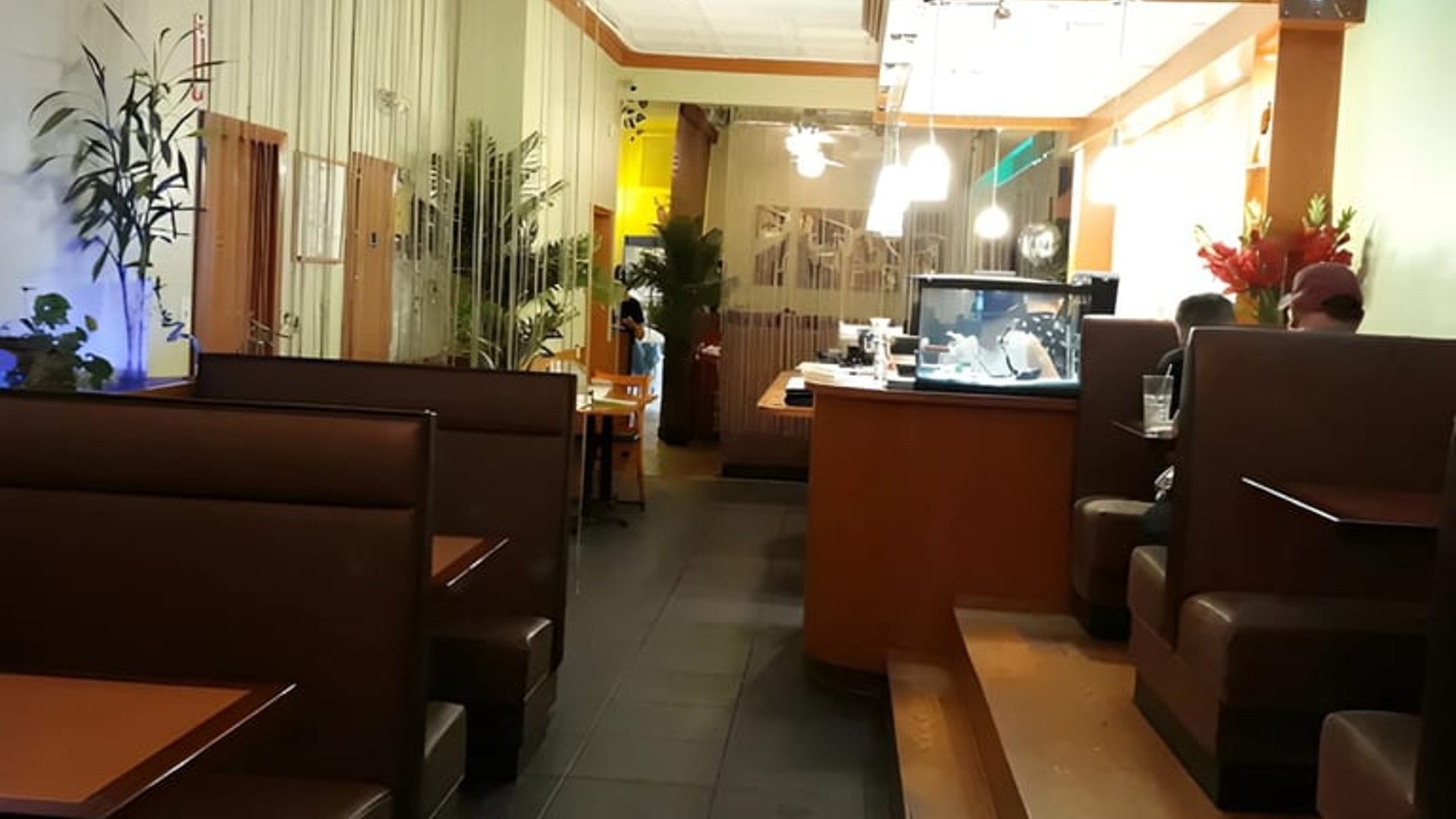 Dine in on 3rd Avenue