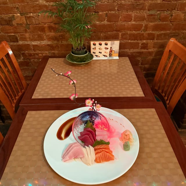 Sashimi Deluxe.